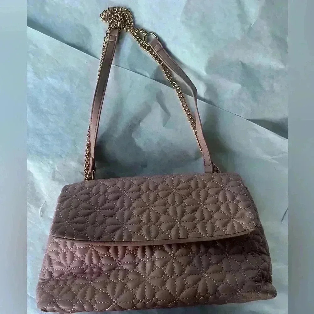 Bagamour Pink Crossbody Bag with gold chain - Picture 3 of 14